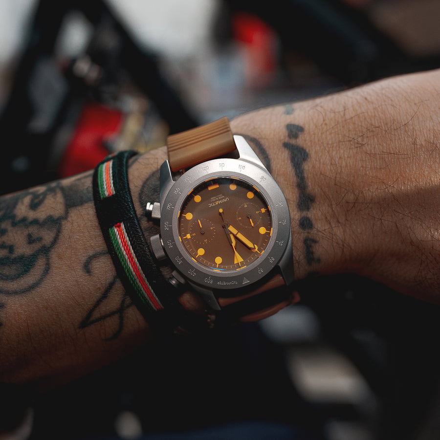 Tachymeter on the fixed bezel