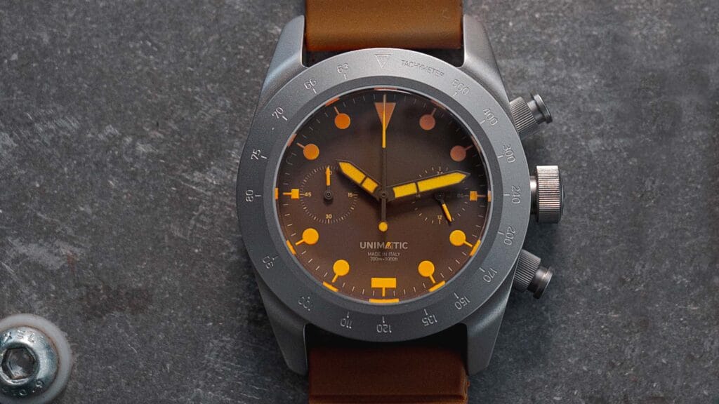 TACHYMETER ON THE FIXED BEZEL